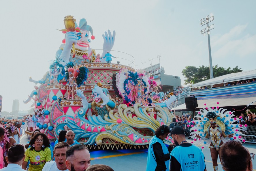 Rosas de Ouro no desfile de 2024