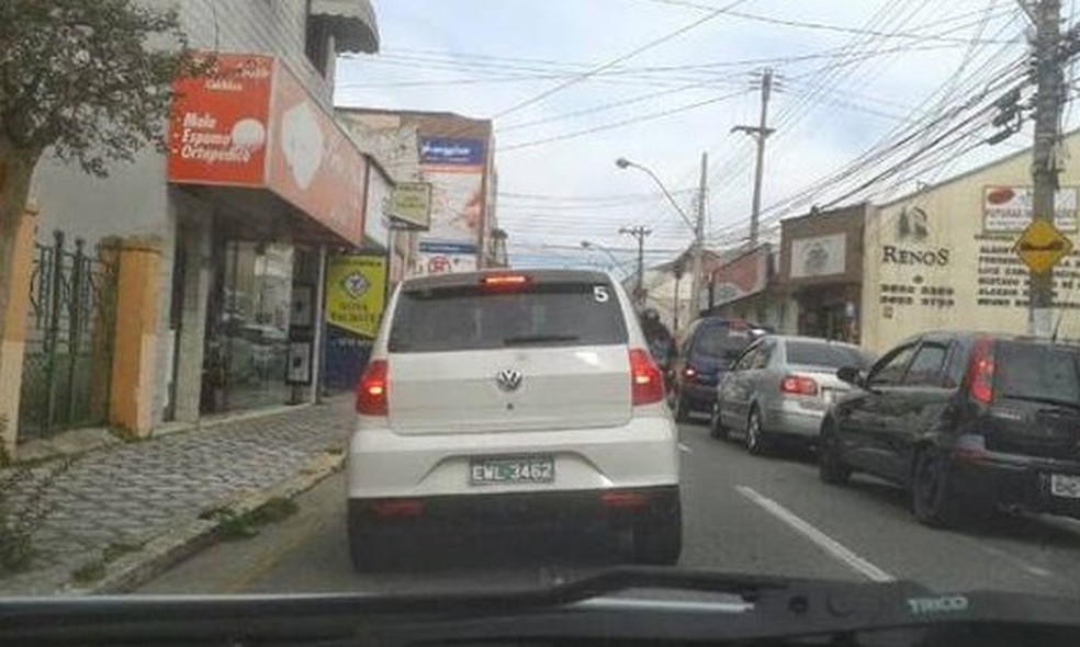 Flagra do Volkswagen Fox reestilizado (Foto: Nathalia Silva e Nylbert Oliveira) — Foto: Auto Esporte