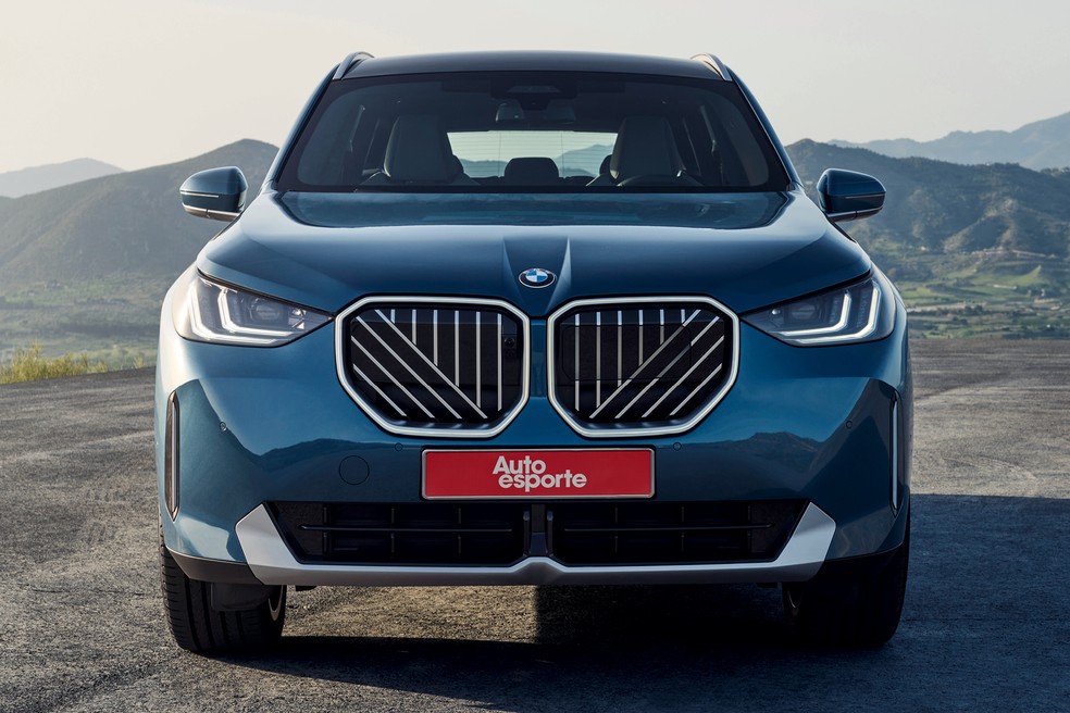Modelo tem uma das maiores grades duplo-rim do portfólio da BMW — Foto: Divulgação