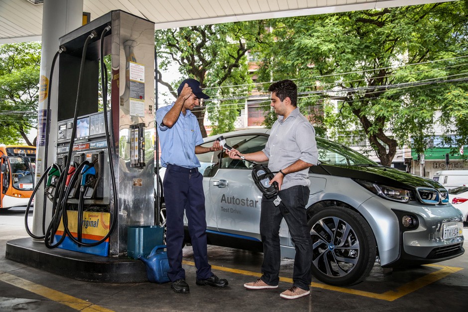 Procurando um ponto de energia pela cidade de São Paulo