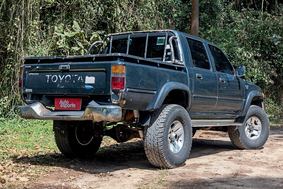 Toyota Hilux vem com motor 2.8 diesel aspirado de quatro cilindros — Foto: Renato Durães/Autoesporte