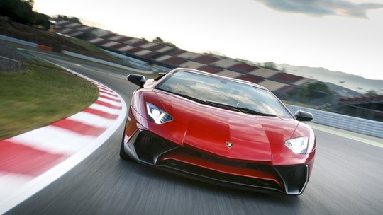 Análise: Lamborghini Aventador LP750-4 SV
