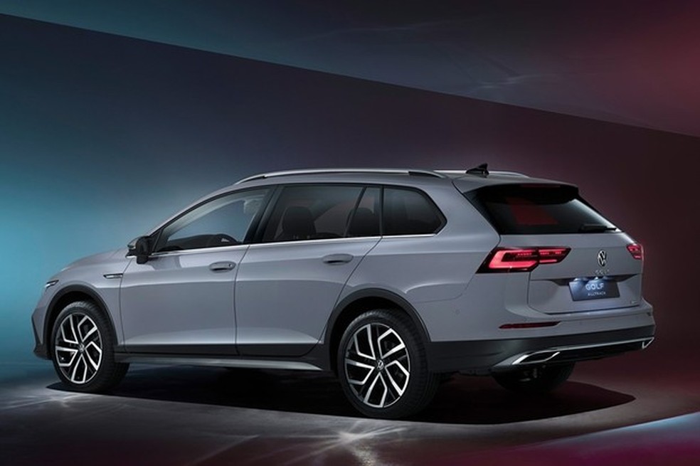 Versão Alltrack tem maior altura livre do solo e tração integral (Foto: Divulgação) — Foto: Auto Esporte