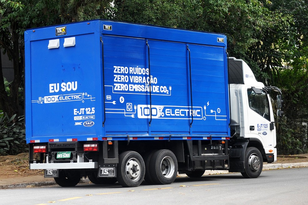 JAC E-JT 12,5 é equipado com motor de 235 cv e 107 kgfm — Foto: Divulgação