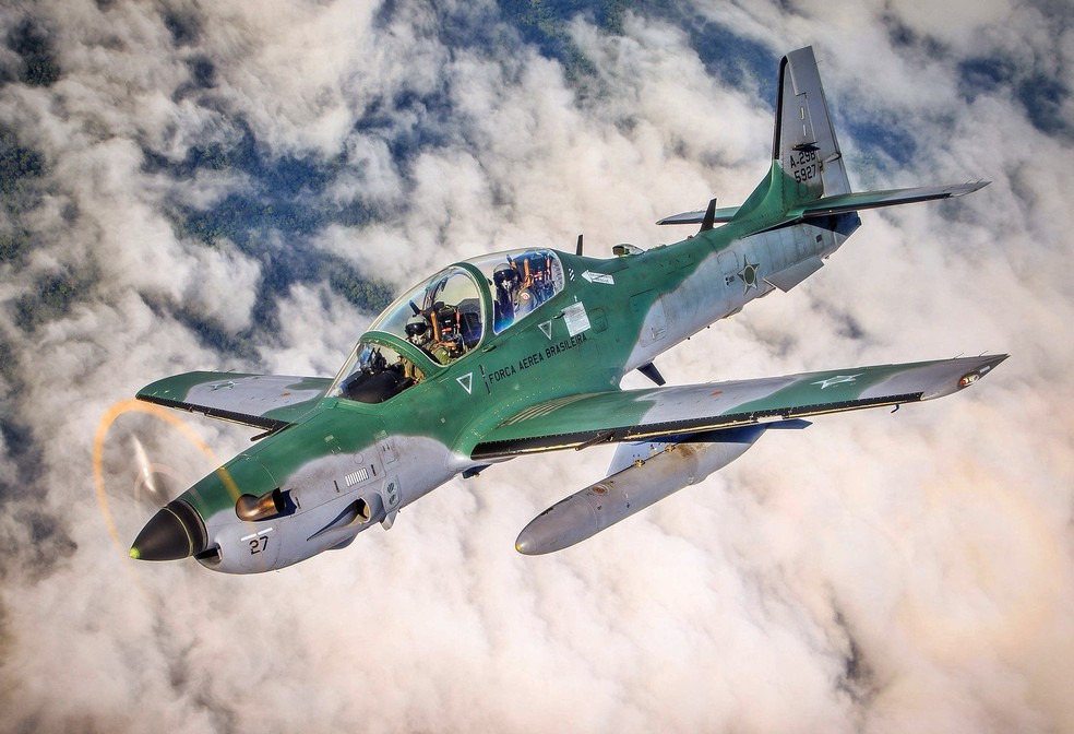 Avião caça Super Tucano é brasileiro e produzido pela Embraer  — Foto: Divulgação 