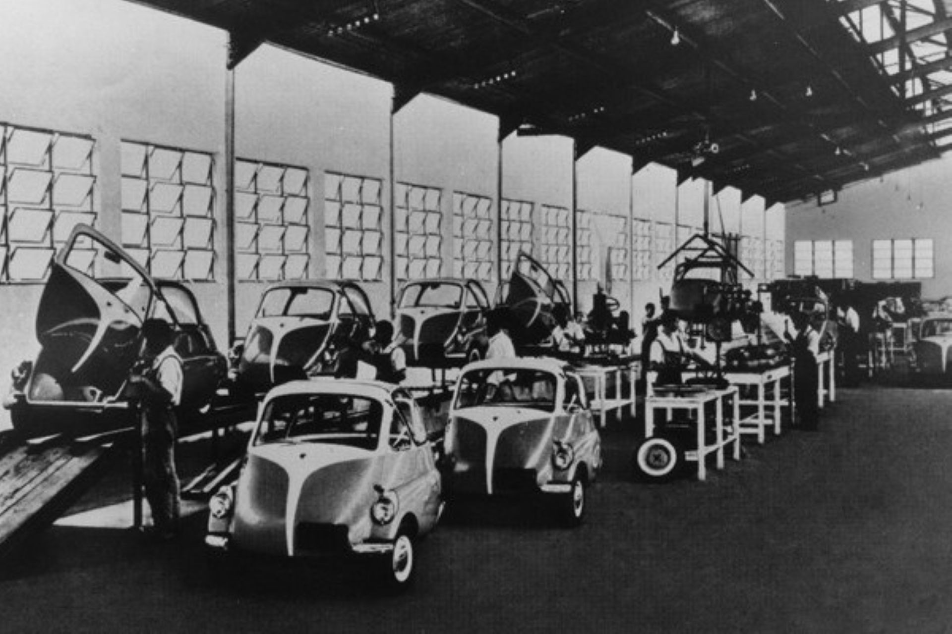 Como um decreto de JK iniciou a indústria automotiva brasileira há 70 anos
