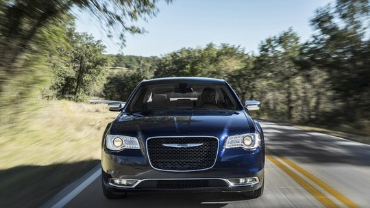 Avaliação: Chrysler 300C 2015