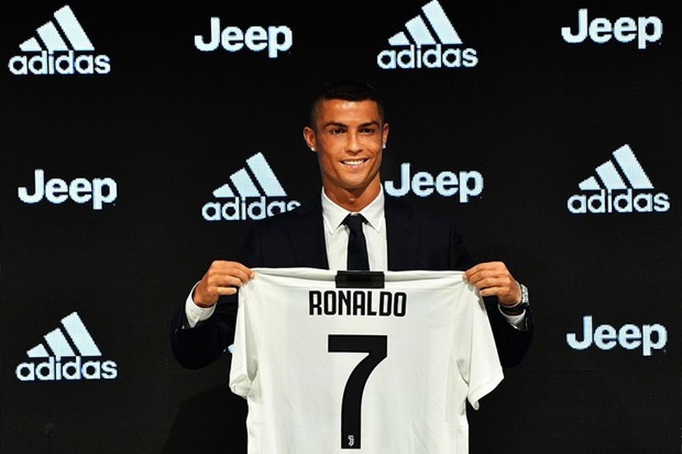 Cristiano Ronaldo é apresentado na Juventus em julho de 2018 (Foto: Getty Imagens) — Foto: Auto Esporte