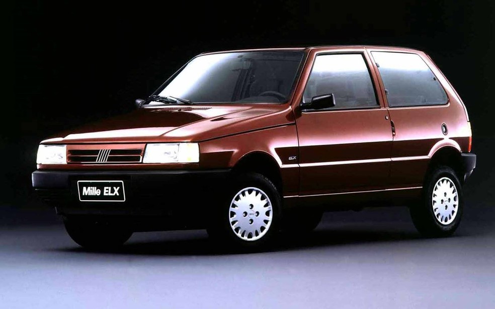 Fiat Uno Mille ELX foi lançado no final de 1993, já como modelo 1994 — Foto: Divulgação