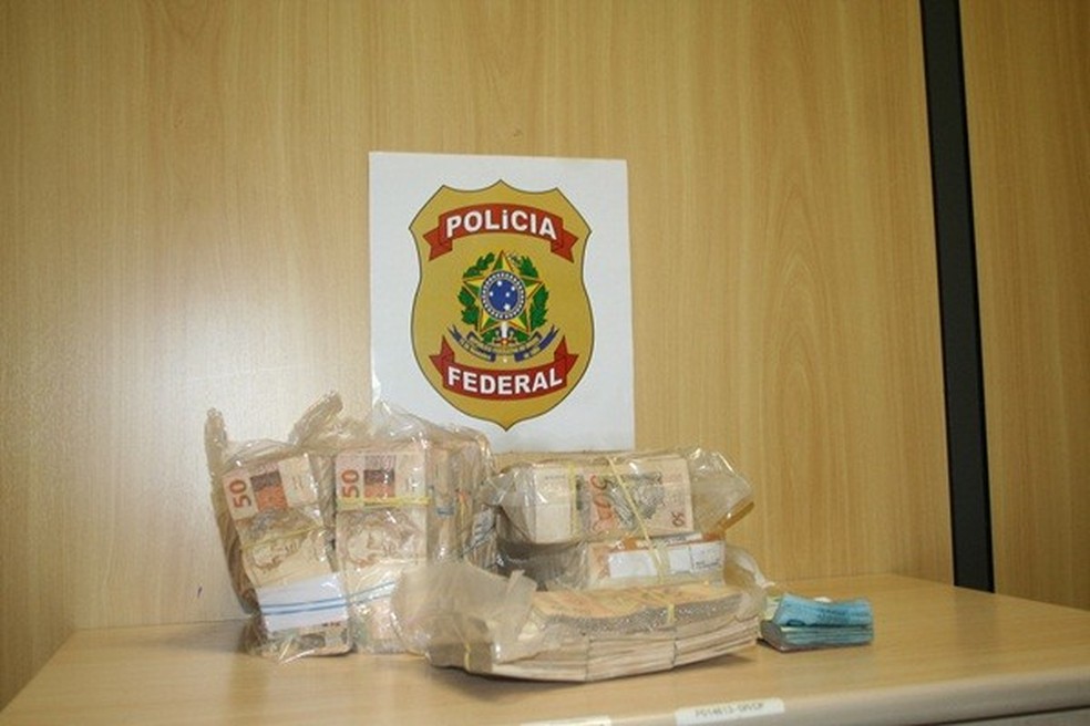 Dinheiro apreendido durante Operação Zelotes, da Polícia Federal (Foto: Divulgação) — Foto: Auto Esporte