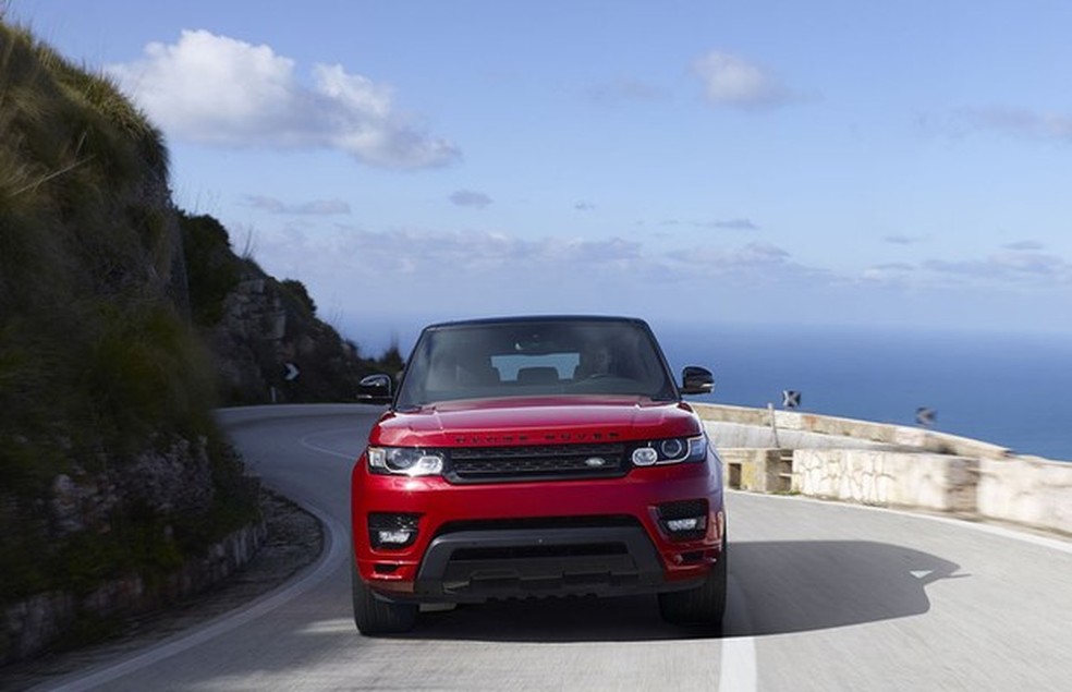 Range Rover Sport HST chega por R$ 463.900