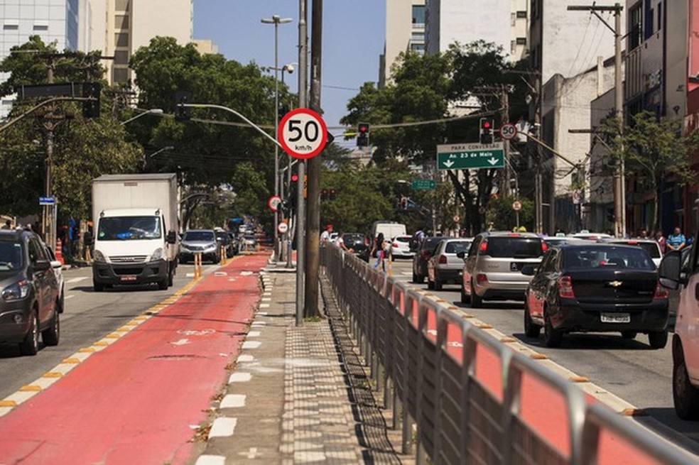 Bloqueio em alguns avenidas sobrecaregaram outras (Foto: Oswaldo Corneti / Fotos Públicas ) — Foto: Auto Esporte