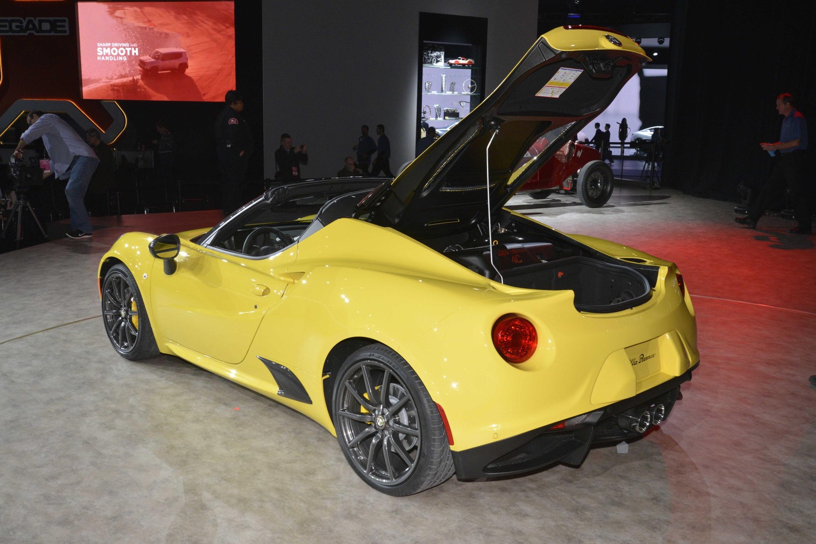 Alfa Romeo 4C Spider no Salão de Detroit 2015