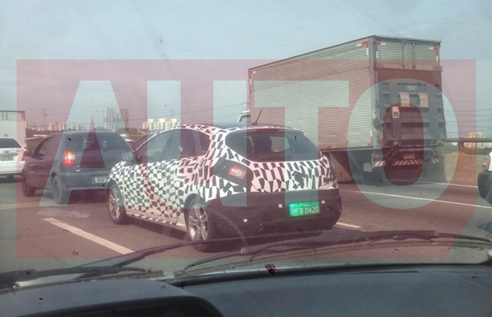 Fiat Bravo reestilizado (Foto: Auto News Brasil) — Foto: Auto Esporte