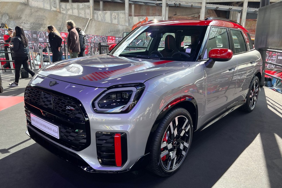 Mini Countryman All4 Exclusive é nova versão do SUV no mercado brasileiro  — Foto: Marcus Celestino/Auto News Brasil