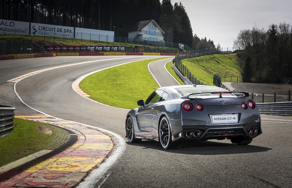 Nissan GT-R 2017 (Foto: Divulgação) — Foto: Auto Esporte