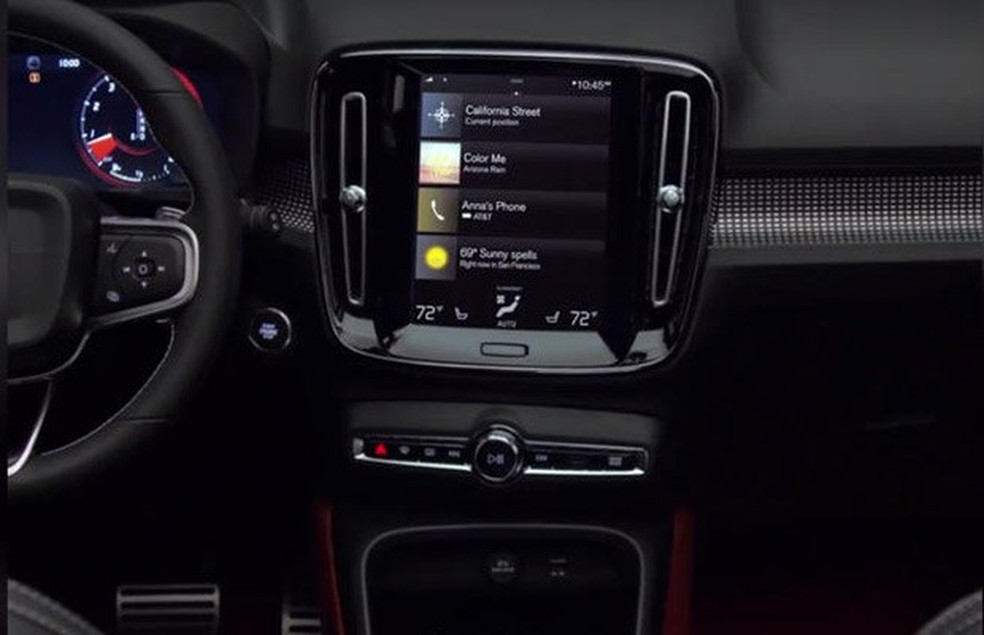 Painel tem quadro digital e uma enorme central multimídia (Foto: Reprodução) — Foto: Auto Esporte