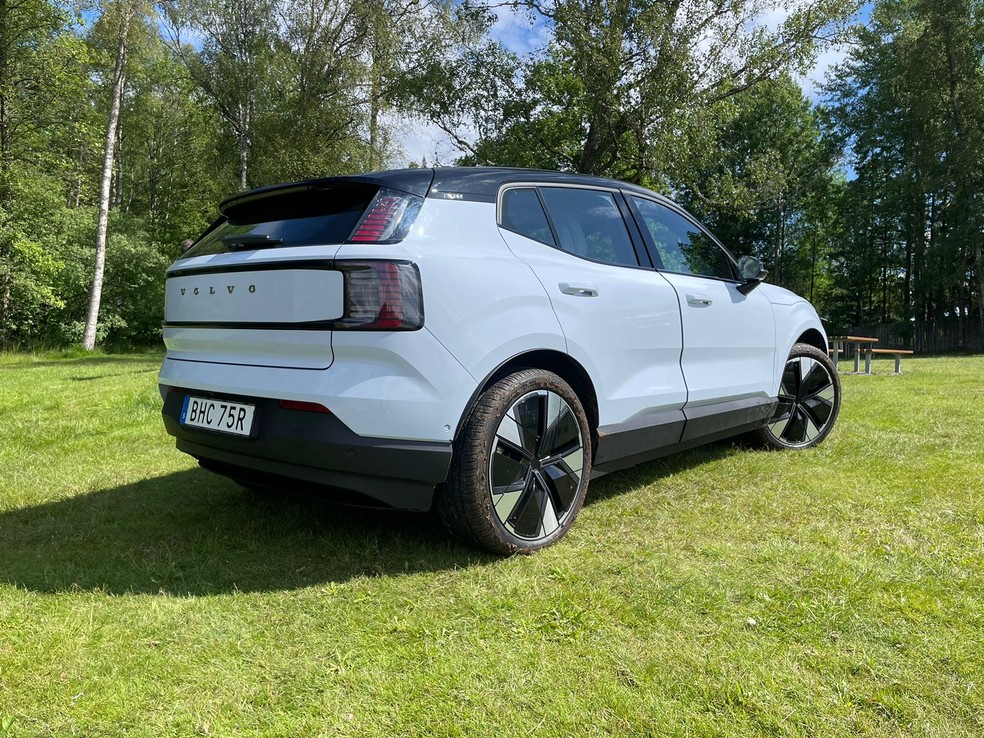 Volvo EX30 tem porta-malas com 318 litros de capacidade — Foto: Cauê Lira/Auto News Brasil