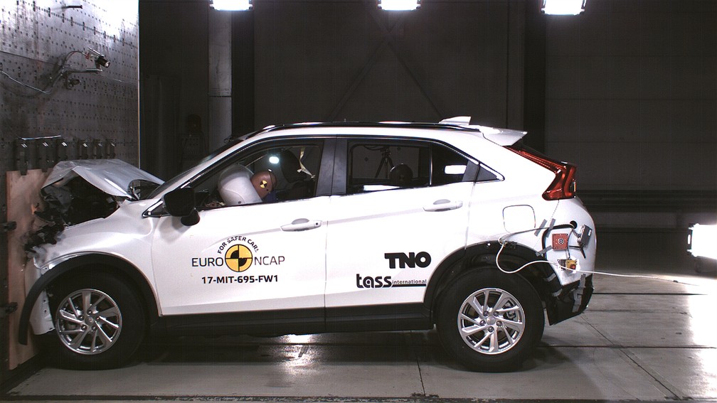 Mitsubishi Eclipse Cross no teste de colisão frontal do Euro NCap — Foto: Divulgação