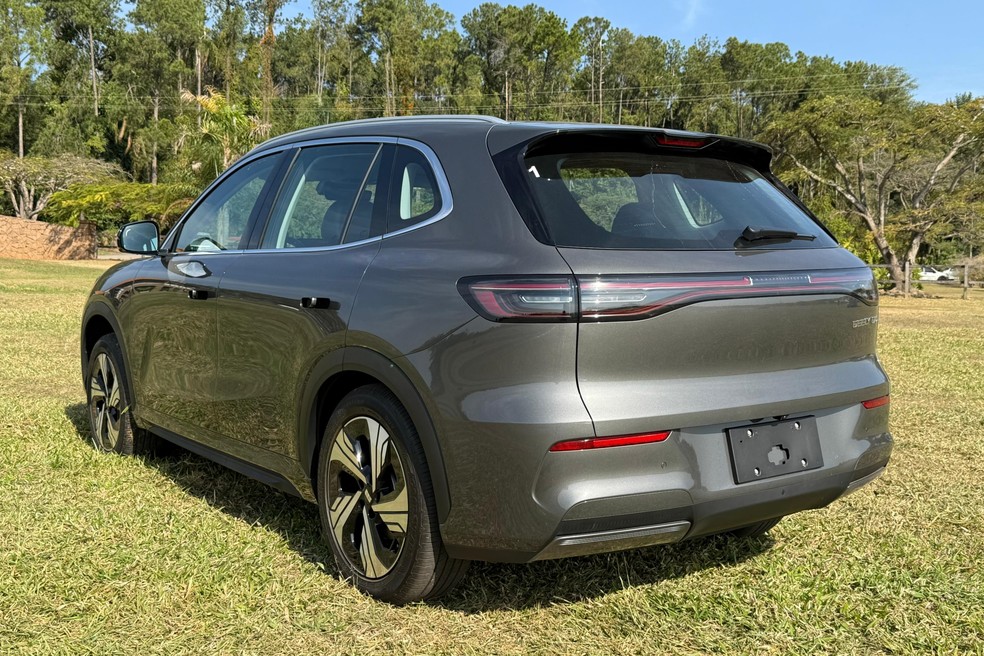 Geely EX5 tem rodas de 19 polegadas na versão Max — Foto: Cauê Lira/Auto News Brasil