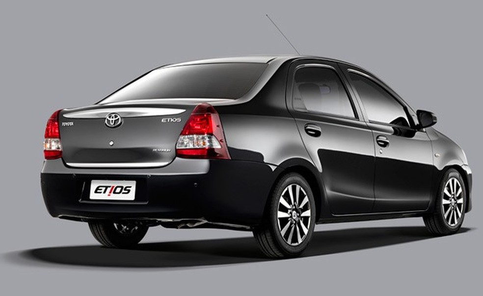 Toyota Etios Platinum sedã (Foto: Divulgação) — Foto: Auto Esporte