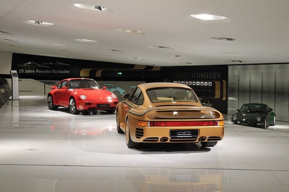 As duas unidades foram emprestadas para o Museu em comemoração aos 25 anos do departamento de personalização da Porsche (Foto: Museu da Porsche) — Foto: Auto Esporte