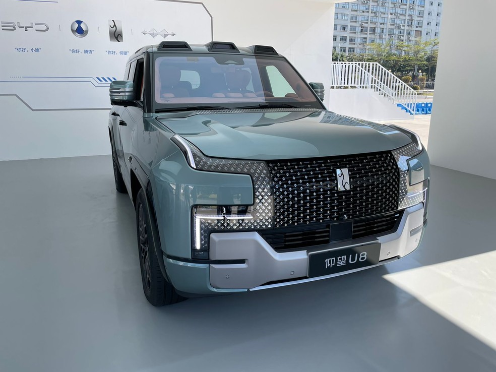 Yangwang U8 é o SUV chinês mais luxuoso da história — Foto: Auto News Brasil/Cauê Lira