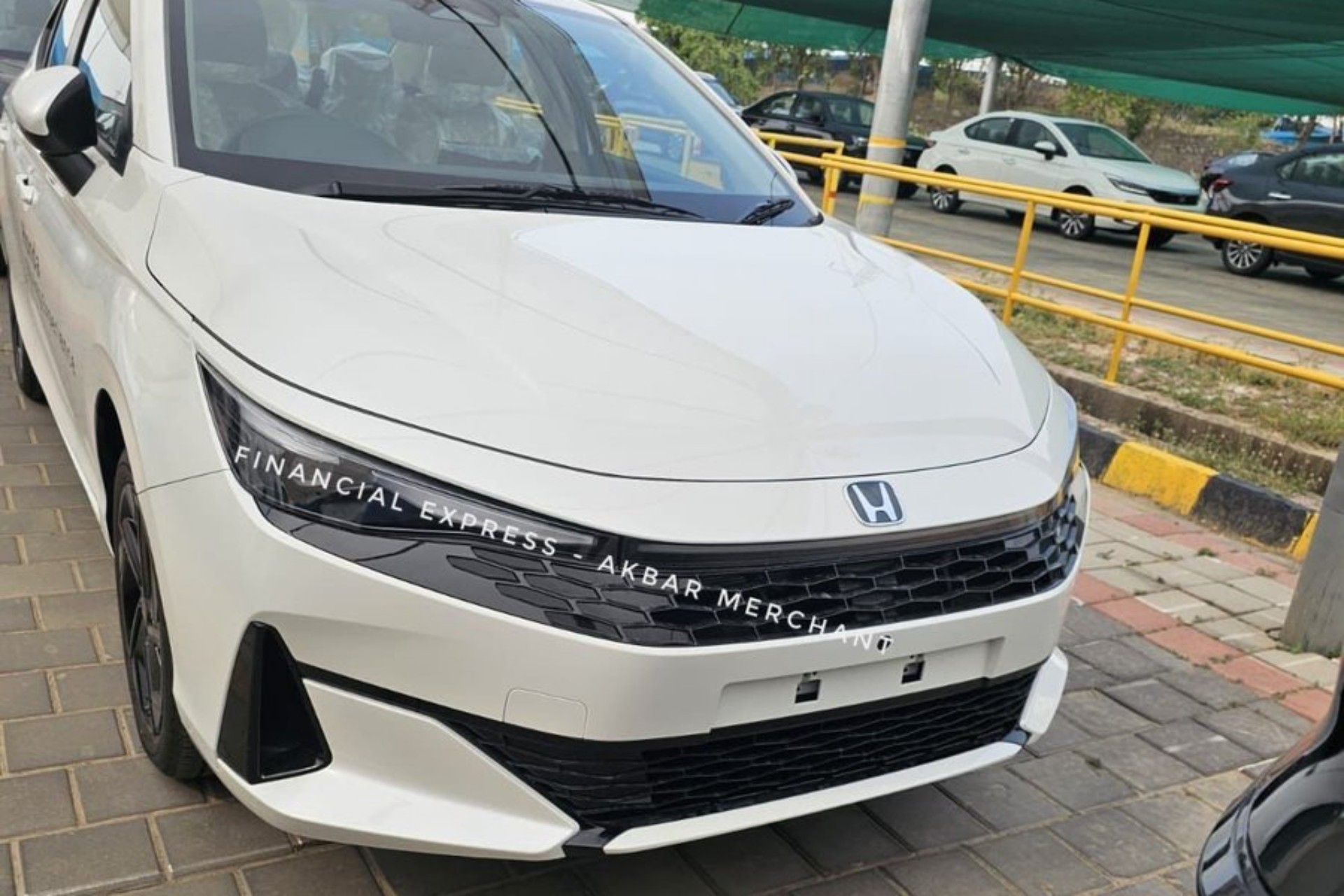 Flagra: novo Honda City surge sem disfarces e revela inspiração no Prelude