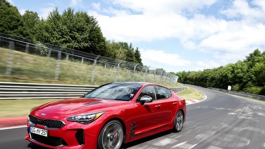 Kia Stinger pode ter versão mais em conta com motor 2.0 turbo no Brasil