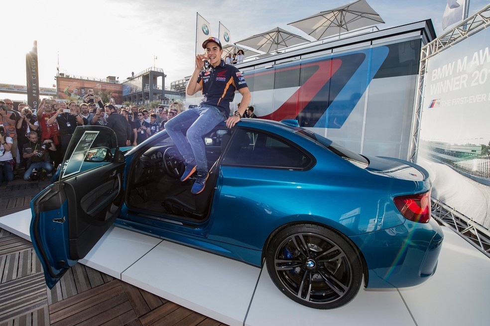 O M2 foi um dos muitos carros que Márquez ganhou junto de seus títulos na MotoGP — Foto: Divulgação