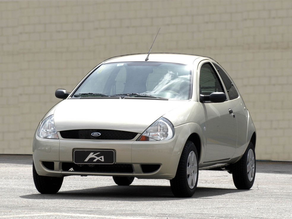 Ford Ka já tinha para-choques novos e outros detalhes na linha 2007 — Foto: Divulgação