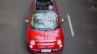 Fiat 500 Cabrio tem uma versão com motor turbinado 1.4 de 107 cv (R$ 68.220) 