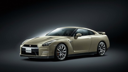 Nissan GT-R ganha edição especial de aniversário 