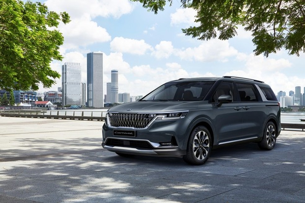 Kia Carnival é destaque no Brasil pelo tamanho do porta-malas: são 960 litros (Foto: Diviulgação) — Foto: Auto Esporte