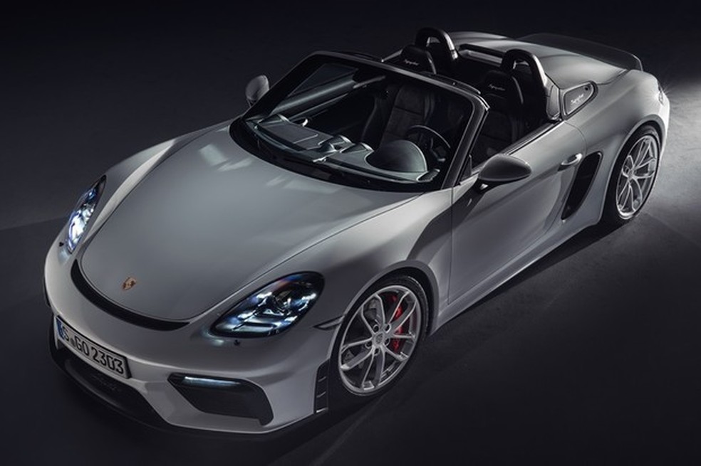 No Spyder, tampa traseria tem formato de bolha dupla (Foto: Divulgação) — Foto: Auto Esporte