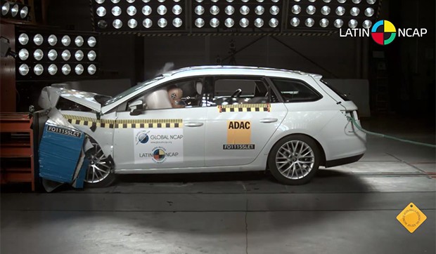 Seat Leon com seis airbags conquistou cinco estrelas para adultos e outras cinco para crianças
