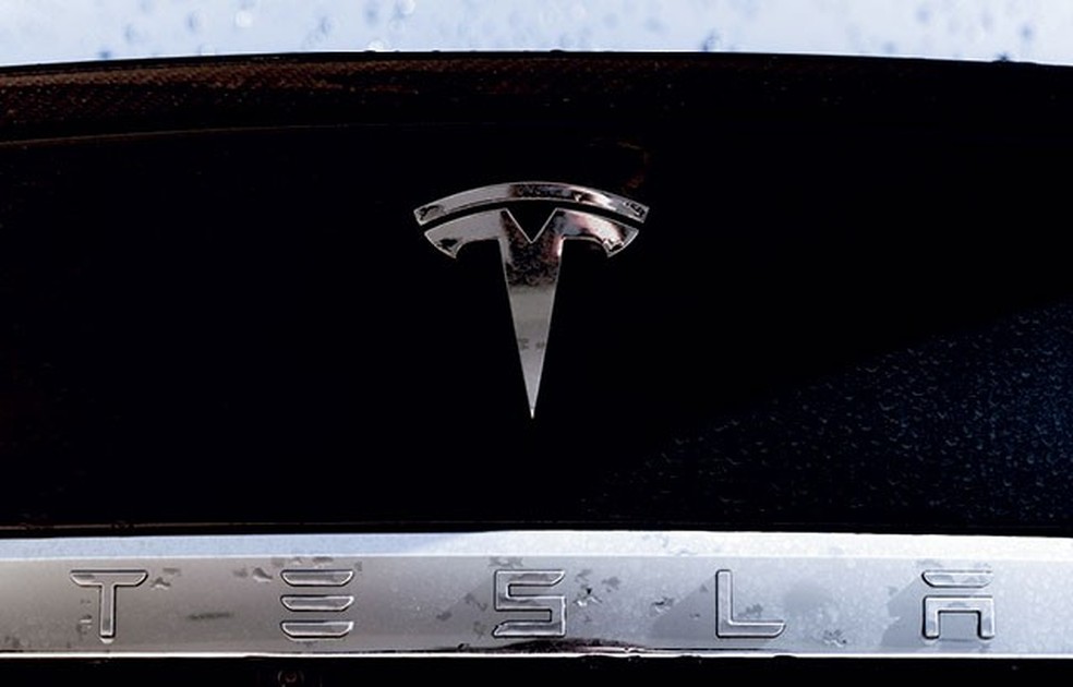Logotipo da Tesla (Foto: Rafael Paixão) — Foto: Auto Esporte