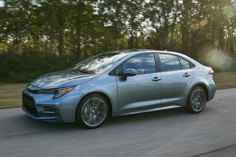 Toyota Corolla usado (geração 11) é completo e mais barato que Yaris