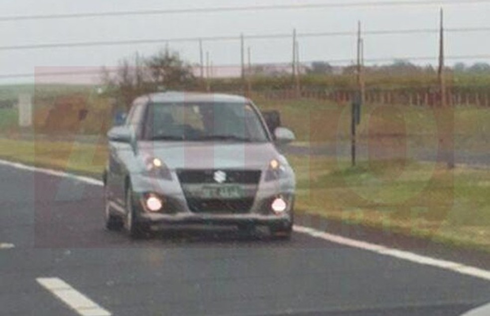 Flagra: Suzuki Swift Sport (Foto: Mário Barrionovo Neto) — Foto: Auto Esporte