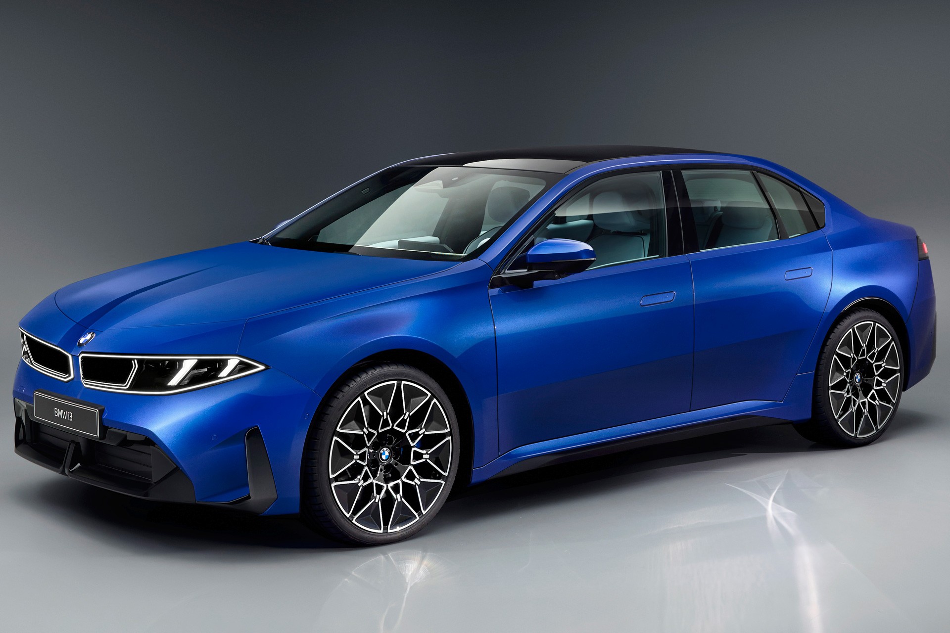 BMW i3 é novo Série 3 elétrico com painel gigante e 900 km de autonomia