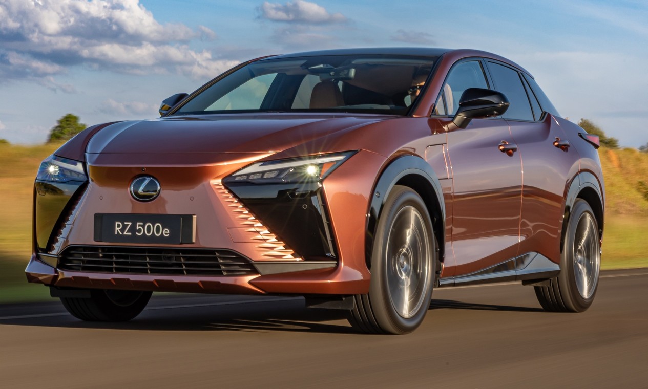 Lexus RZ é SUV elétrico cheio de segredos para te isolar do mundo
