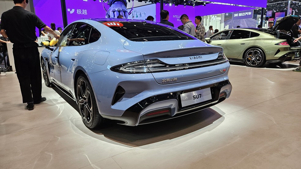 Xiaomi SU7 no Salão de Pequim — Foto: Leonardo Felix/Auto News Brasil