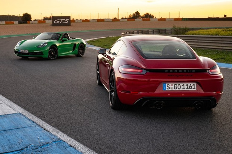 O Cayman foi testado apenas na pista, enquanto o Boxster foi o contrário (Foto: Divulgação) — Foto: Auto Esporte