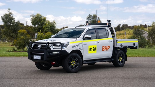 Toyota Hilux elétrica vai substituir picapes a diesel em testes extremos
