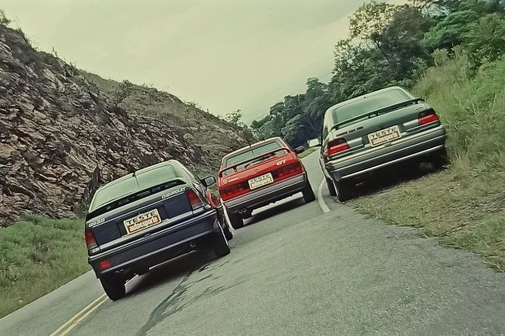 Briga entre Escort XR3, Kadett GSI e Gol GTI (Foto: José Wittner) — Foto: Auto Esporte