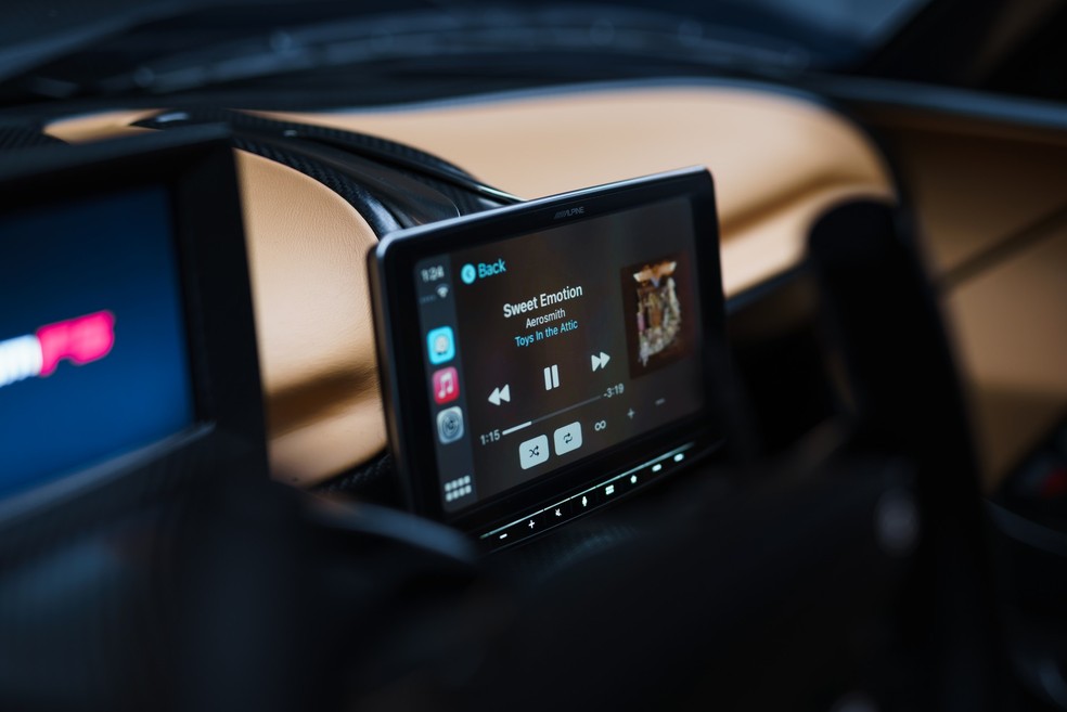 Venom F5 possui ar condicionado e Apple CarPlay e Android Auto — Foto: Divulgação