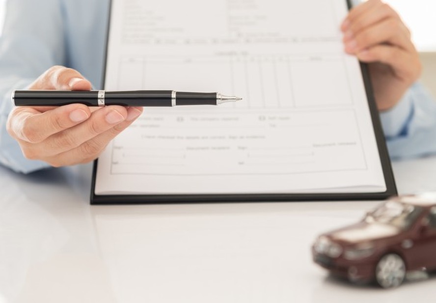 Contrato seguro carro (Foto: Thinkstock)