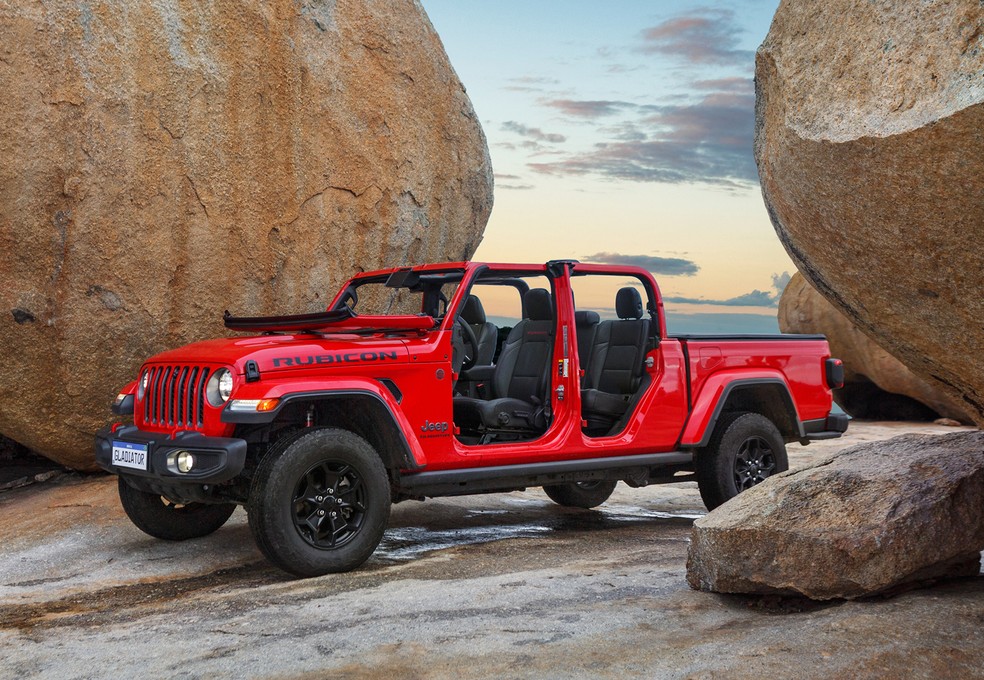Portas, teto e parabrisa do Jeep Gladiator podem ser desmontados — Foto: Divulgação