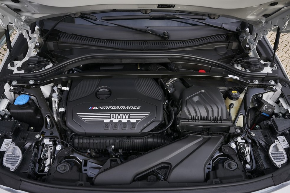 Motor 2.0 turbo tem 306 cv - é o mais potente da BMW entre os quatro-cilindros de produção (Foto: Divulgação) — Foto: Auto Esporte
