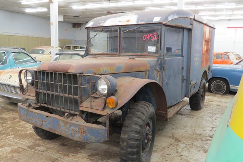 Coleção com mais de 700 carros vintage é leiloada nos EUA